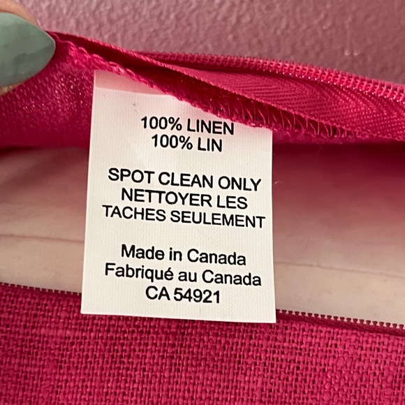 100% linen accent pillow, throw pillow, bright pink, 18 x 18 in, The Bay. - Picture 8 of 16
